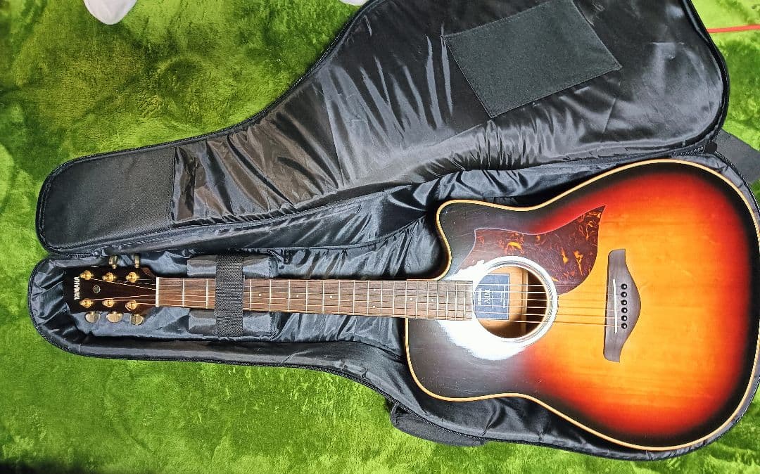 ヤマハ　エレアコ　ギター　A1M