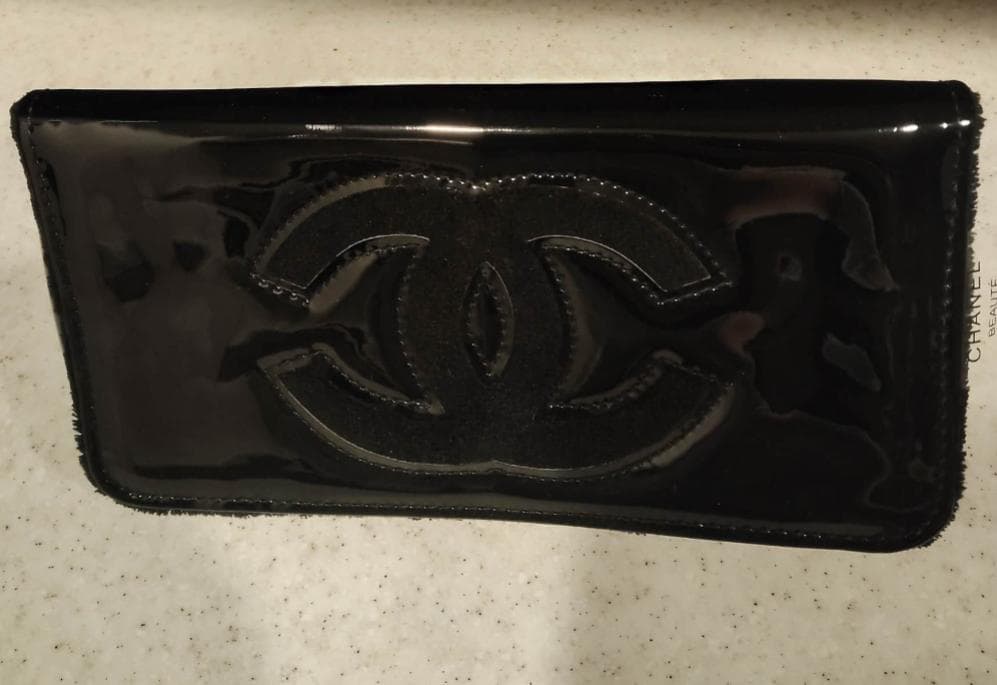 CHANEL シャネル　ノベルティ　ボア　エナメル　チェーンショルダーポーチ