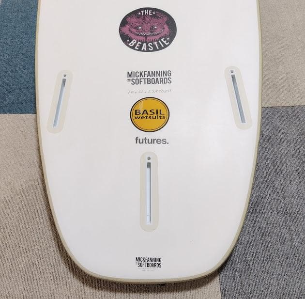 Mick Fanning The Beastie ソフトボード　ハードケース付