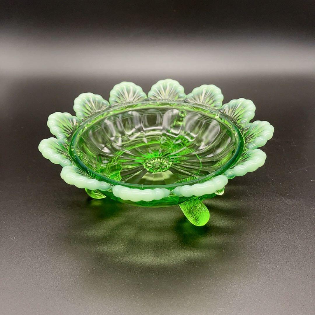 ヴィンテージ 足付きボウル グリーンオパールセントガラス 三つ脚