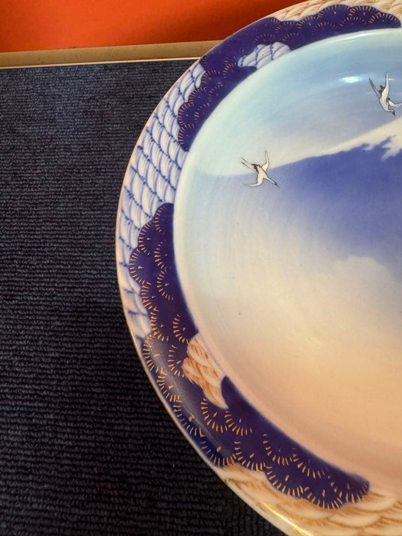 2059  深川製磁　染錦富士に双鶴松絵　深鉢　時代物