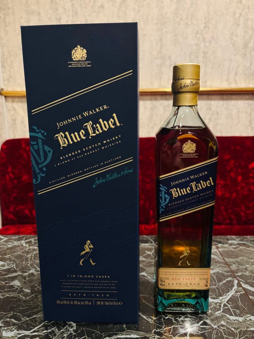 ジョニー・ウォーカー ブルーラベル ウイスキーブレンデッドスコッチボックス付き