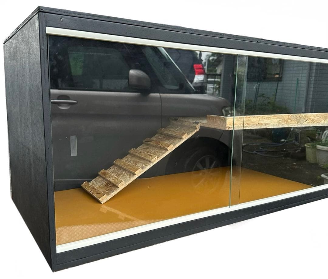 爬虫類ゲージ　※写真はオプション(別売り)2階&ガラス使用になります。