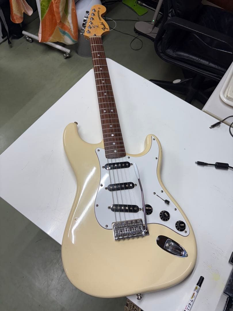 と*ん様 fender japan ST72 VWH ストラトキャスター