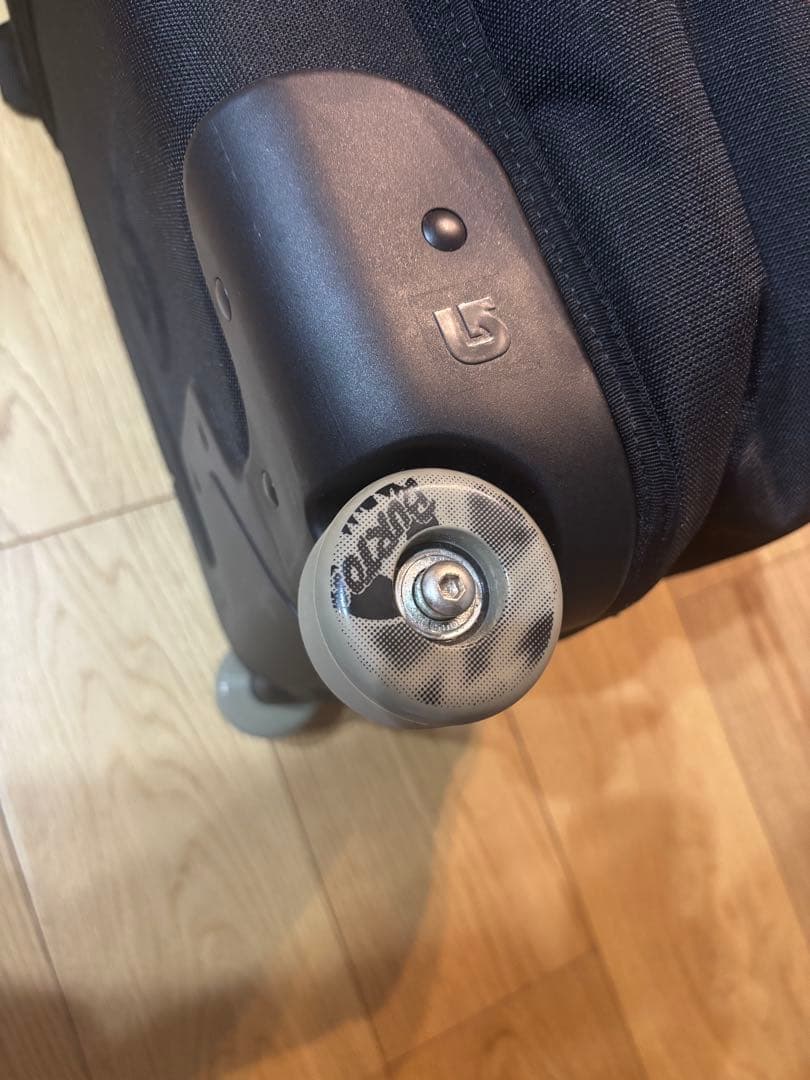 Burton ウィール付きスノーボードバッグ ブラック