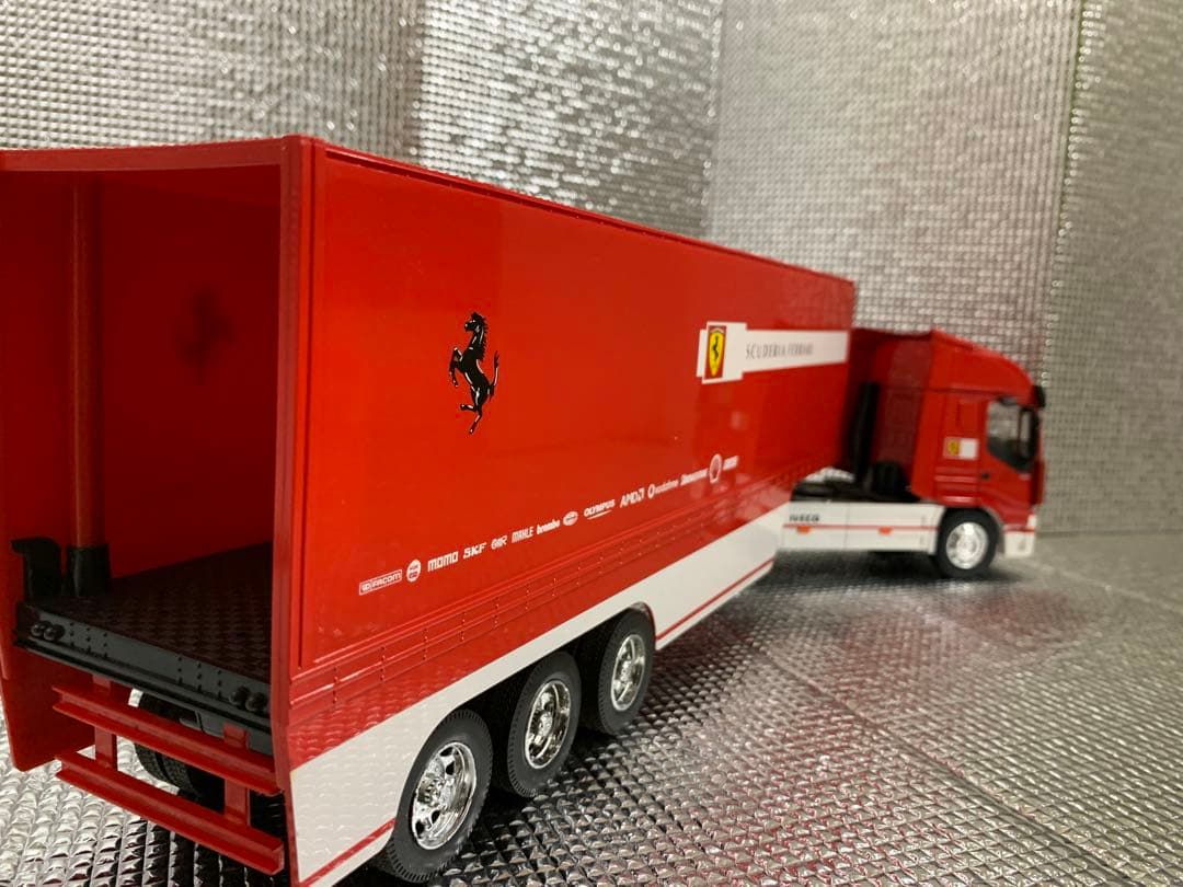 【約50cm F1 フェラーリ　トランスポーター　スクーデリア　1/32】