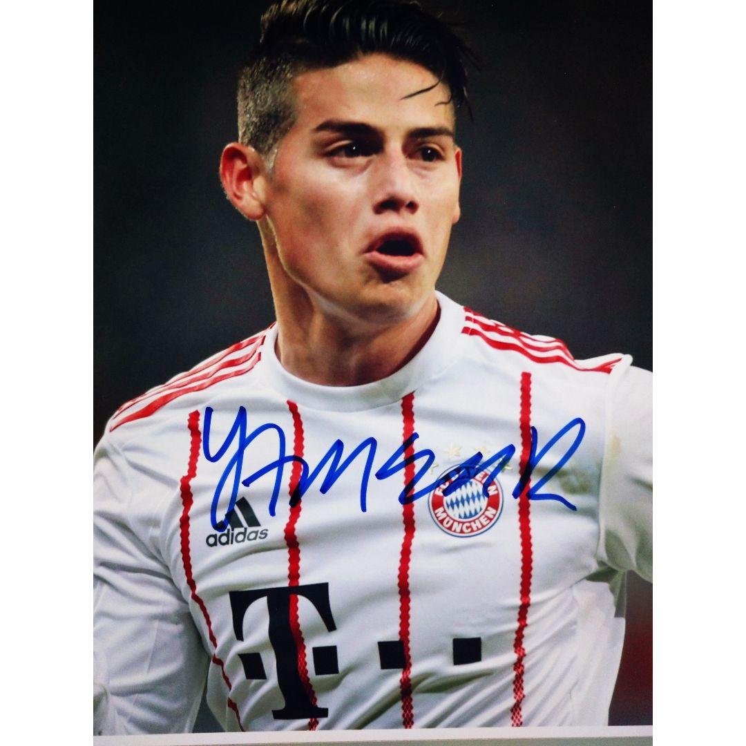 セール中…ロドリゲス直筆サイン入り写真…顔アップ…サッカー コロンビア代表…⑩