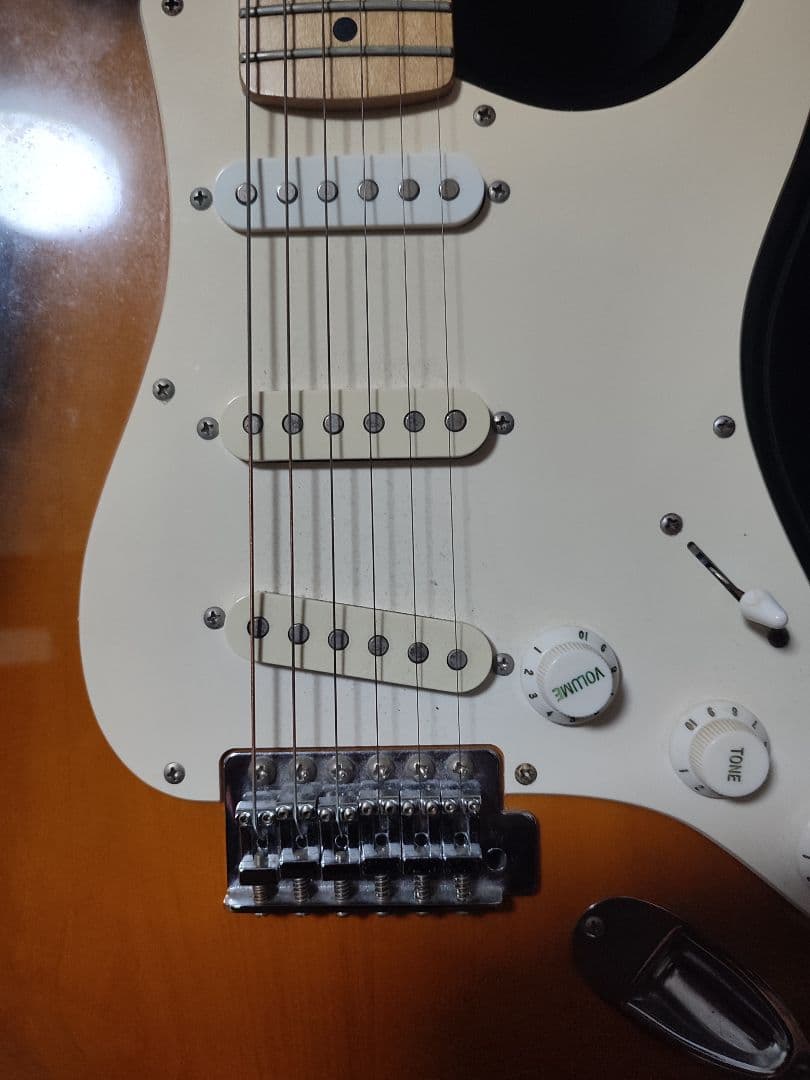 スクワイヤー Stratocaster 　ケース＆シールド付