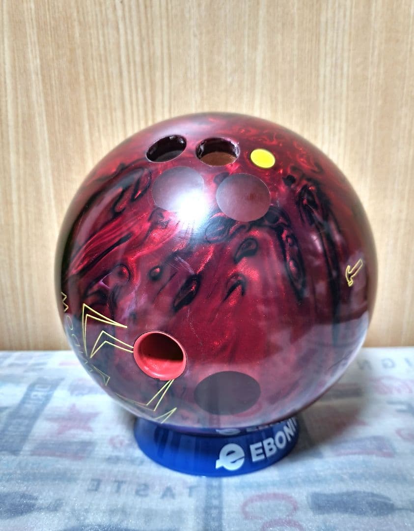 ブラックウィドー　2.0 ハイブリット ボウリングボール 15P