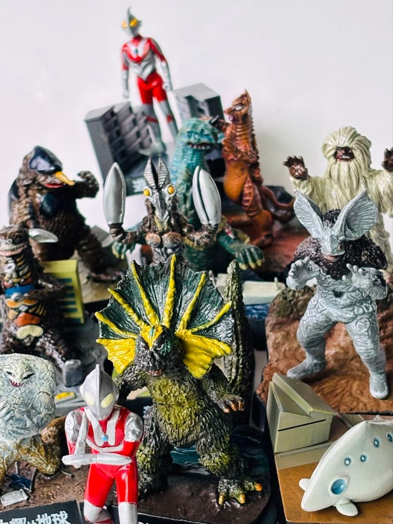 バンダイ　ウルトラ怪獣名鑑よりの　12種セット