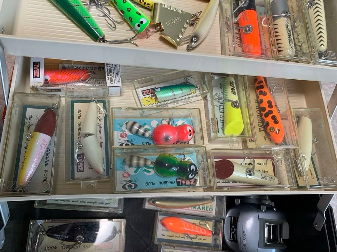 ルアー　zeal リール　シマノ　　タックスボックス