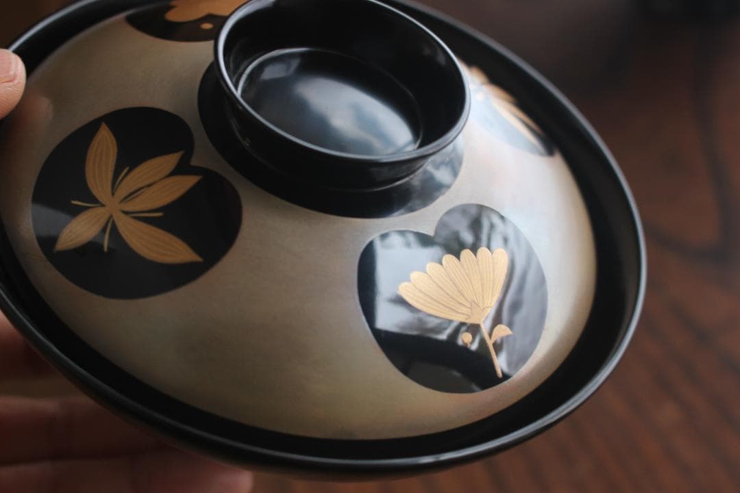 デッドストック！極上銀地に優美な四君子蒔絵の映えるお椀2点（検輪島塗蒔絵椀煮物椀