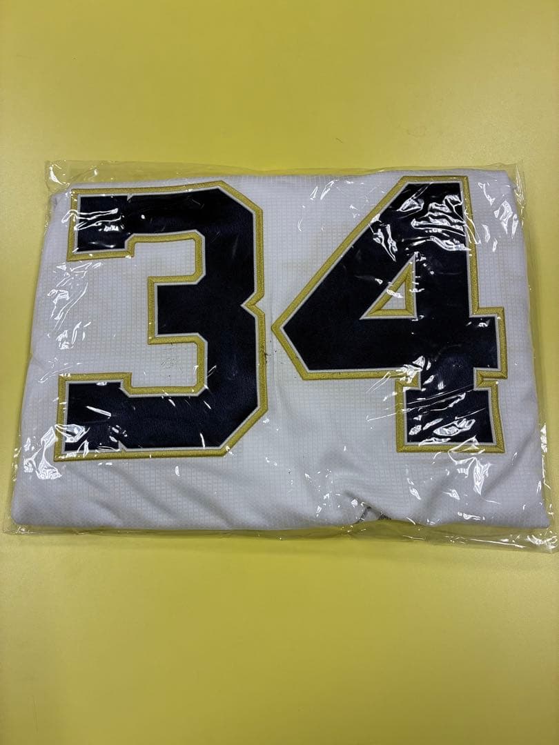 オリックスバファローズ吉田正尚選手直筆サインユニフォーム