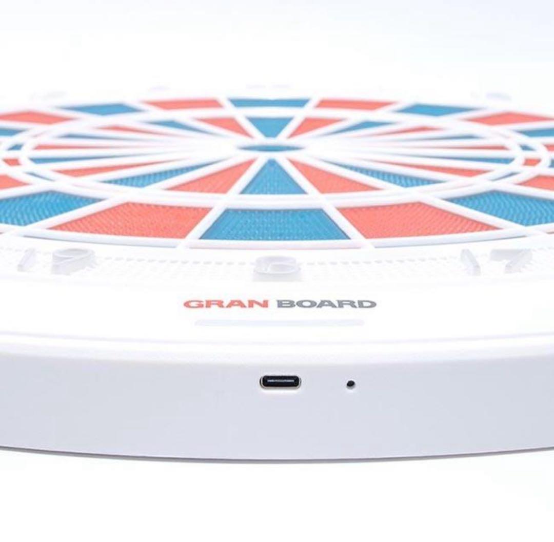 新品　グランボード132(GRAN BOARD132)ホワイト ダーツボード 白