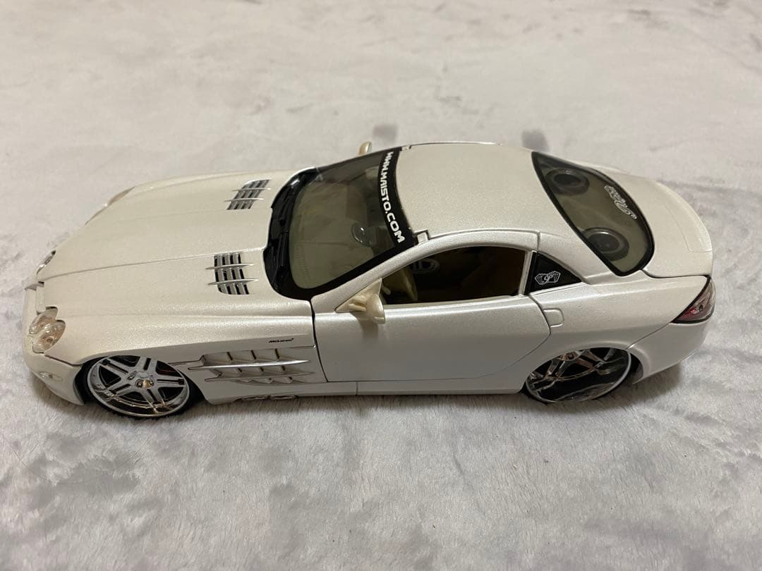 ミニカー Maisto Mercedes-Benz SLR McLaren 1/18