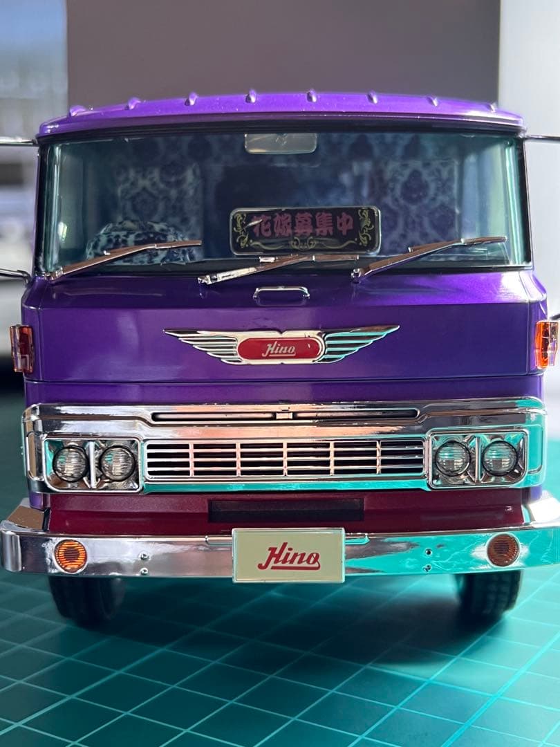 アオシマ　1/32 KF CARGO 完成品