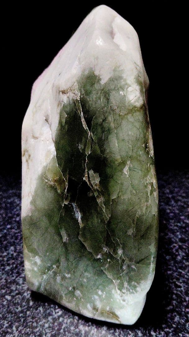 ★翡翠原石★糸魚川硬玉【姫川・6色翡翠・磨き2kg】