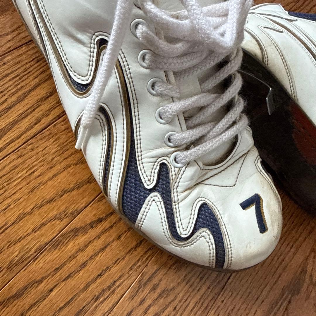 J スパイク ホワイト/ネイビー 番号7