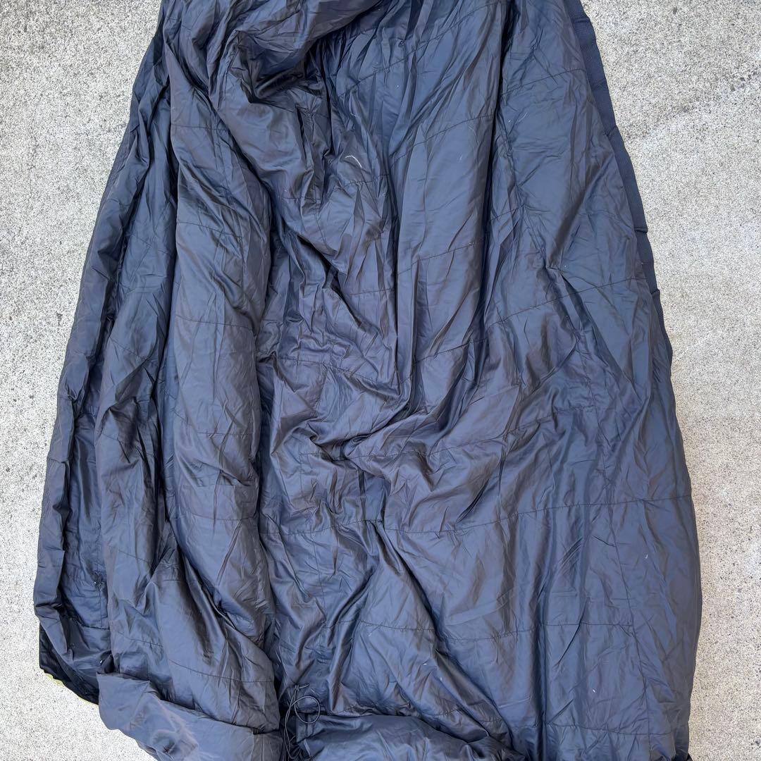 イスカ　シュラフ　ポカラ　寝袋　シュラフ　車中泊