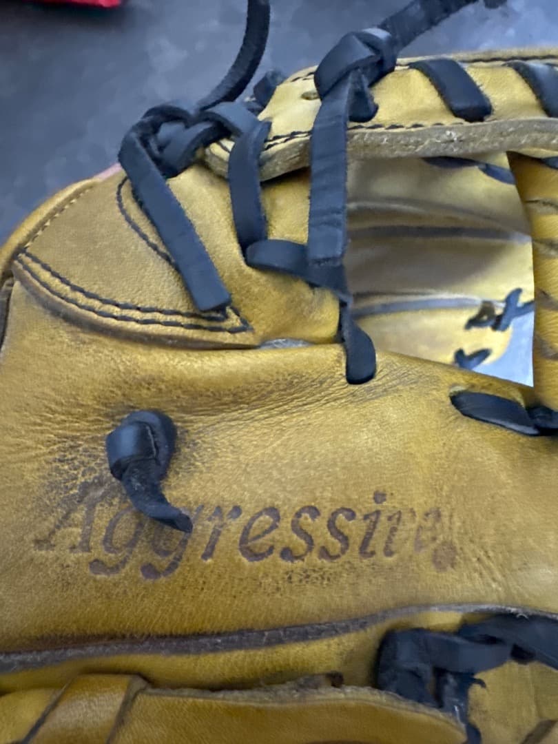 スラッガー　オーダー　軟式用　内野手用グラブ