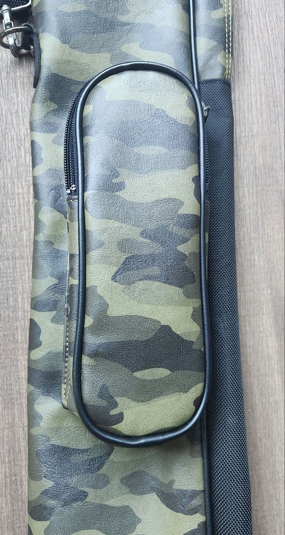 BARNEYS NEW YORK　カモ柄クラブケース