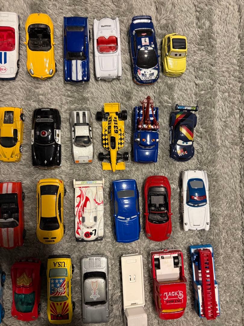 トミカ まとめ売り 大量 ミニカー 働く車 スポーツカー キャラクター 匿名配送
