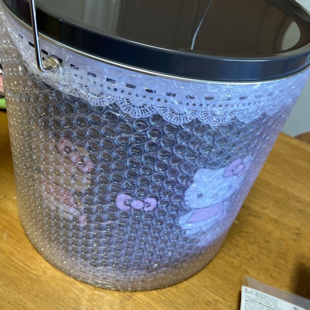 サンリオ　靴下・空き缶セット