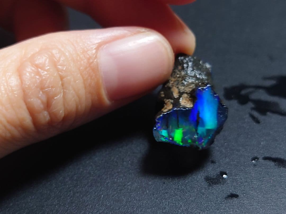 樹状突起　内包　エチオピアオパール　原石　鉱物標本