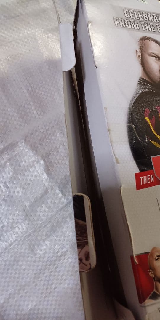 WWE　ビガロ　フィギュア