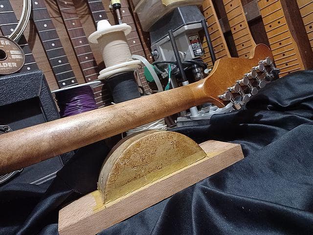 ★P90 Relic Vintage Black Stratocaster ★