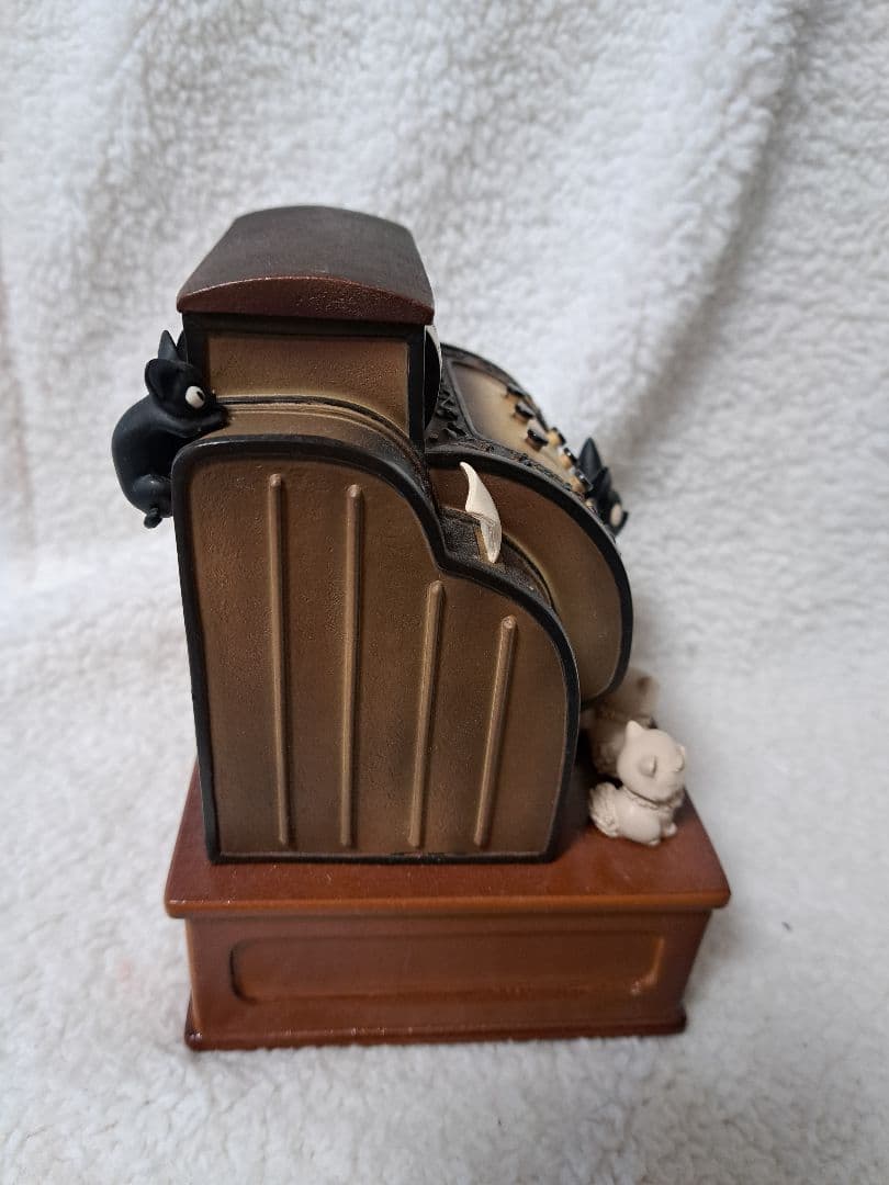 ジブリ　魔女の宅急便　オルゴール　ジジのお店ばん