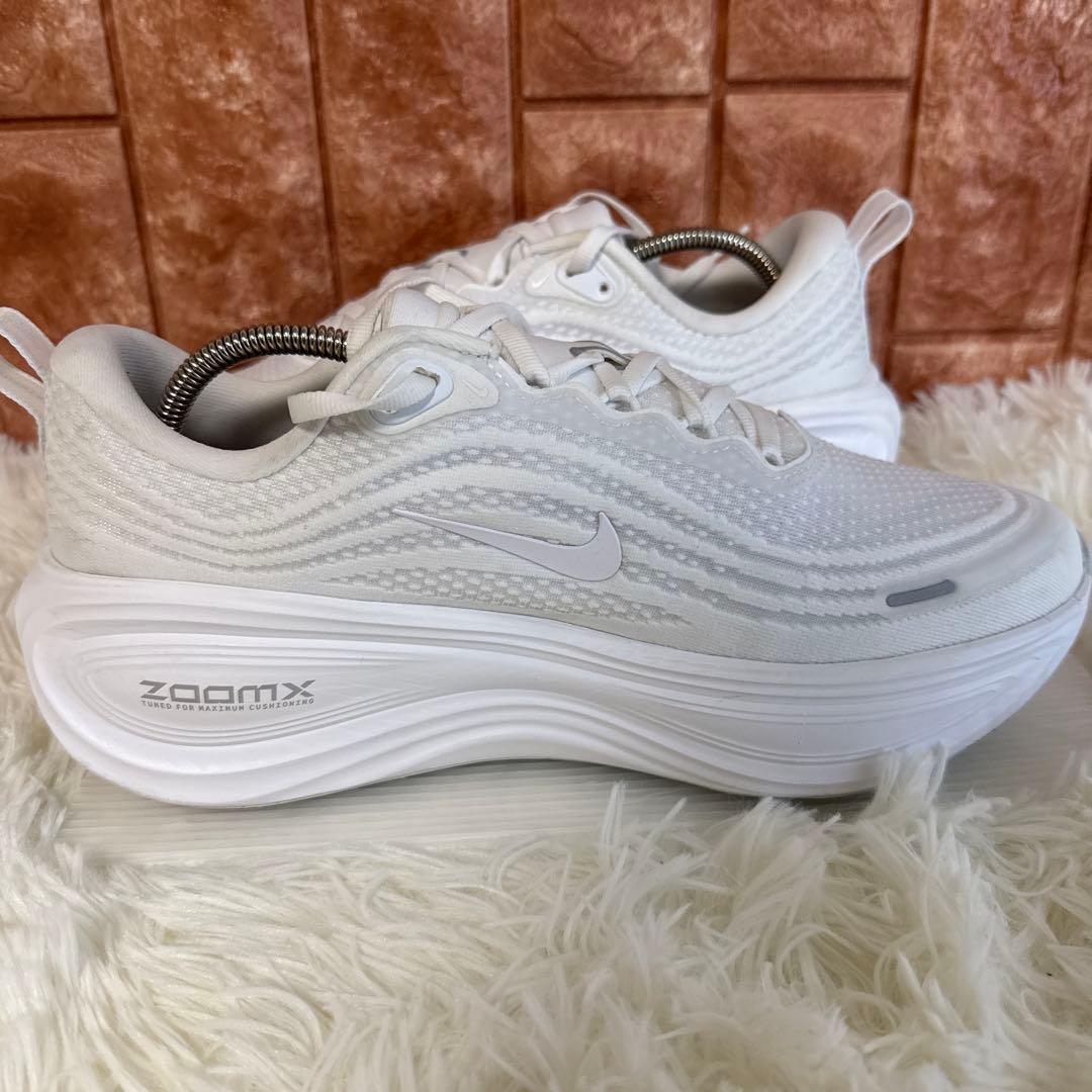 NIKE ナイキ VOMERO PLUS ボメロプラス　26センチ