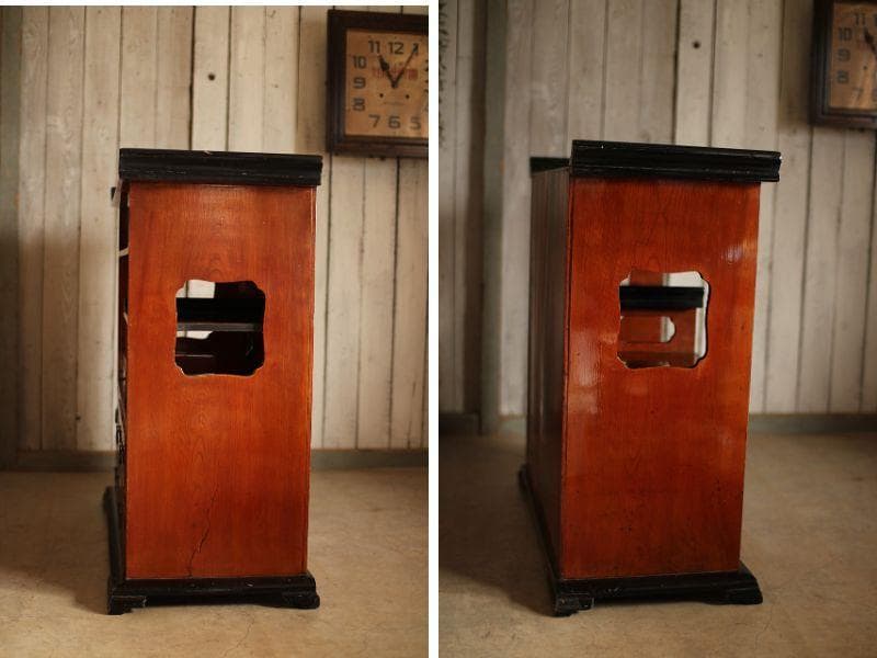 古い木製の茶箪笥　収納棚　小引き出し7杯