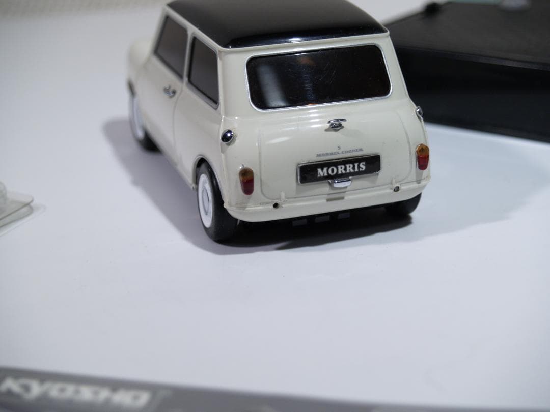 京商ミニッツ リット フィアット500 シャーシ＆ボディセット※スペアパーツ付き