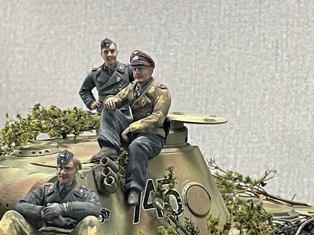 戦車ジオラマ　1/35 ドイツ　パンター戦車D型と機関銃チーム