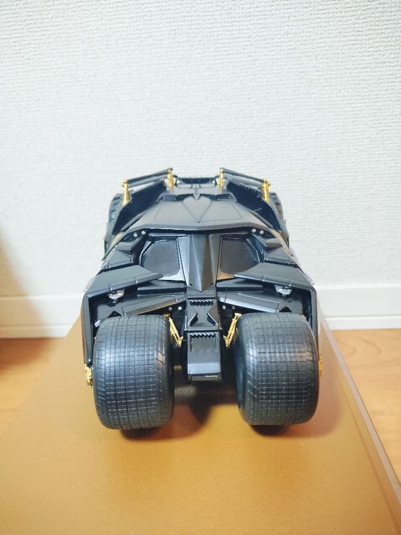 マテル　ホットウィール　1/18スケール　ダークナイト　バットモービル