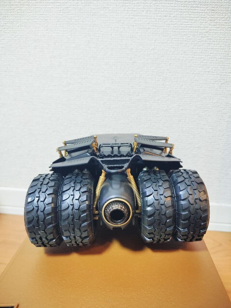 マテル　ホットウィール　1/18スケール　ダークナイト　バットモービル