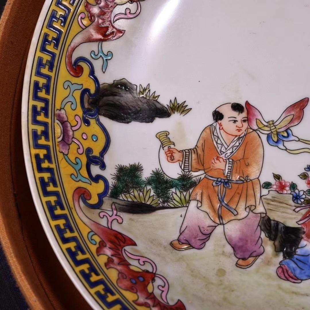 中国古美術・珍蔵粉彩陶磁器の皿・純手描き・刺繍箱付き・茶道具・食器・置物・極細工