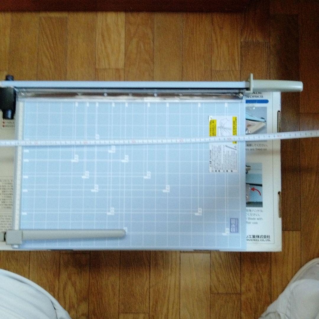 最終値下げ　日本製SA-202スチール栽断機　持ち運びに便利な手提げ金具付です