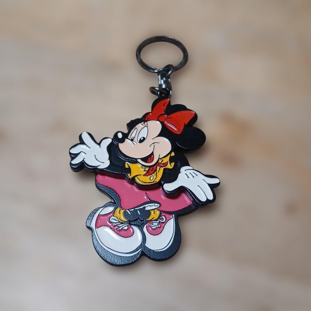 ミッキーとミニーのキーホルダー　4体セットです。