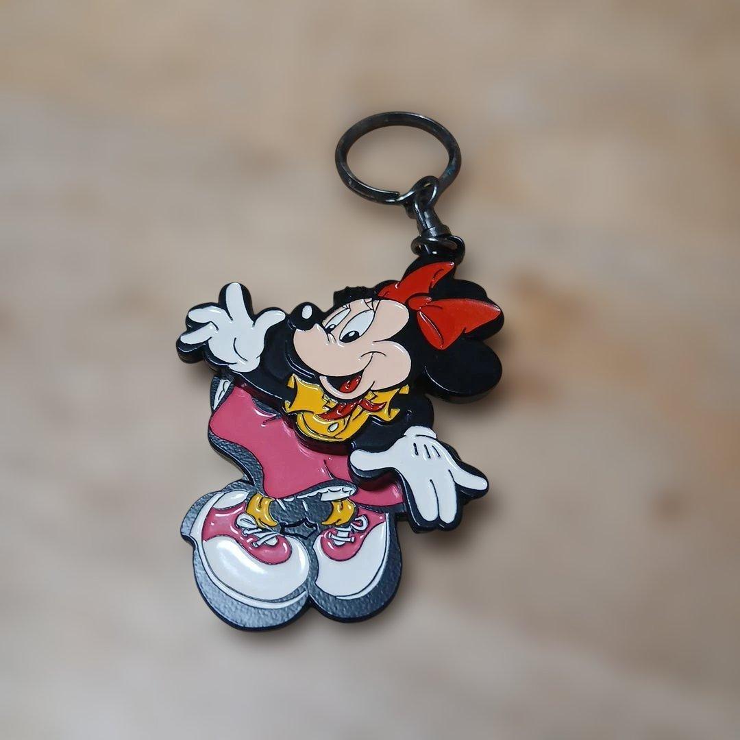 ミッキーとミニーのキーホルダー　4体セットです。