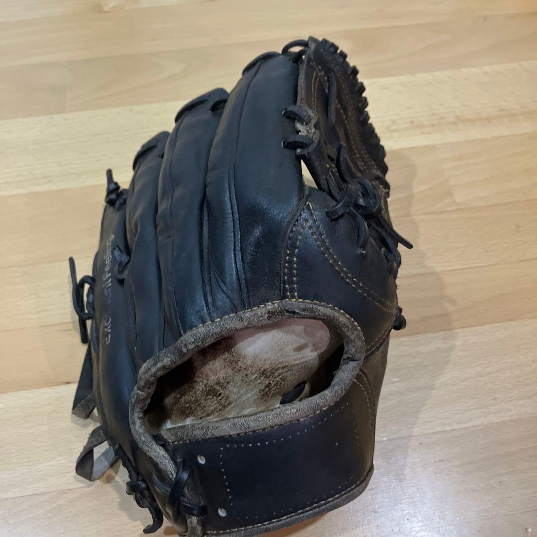 井口選手使用グローブ