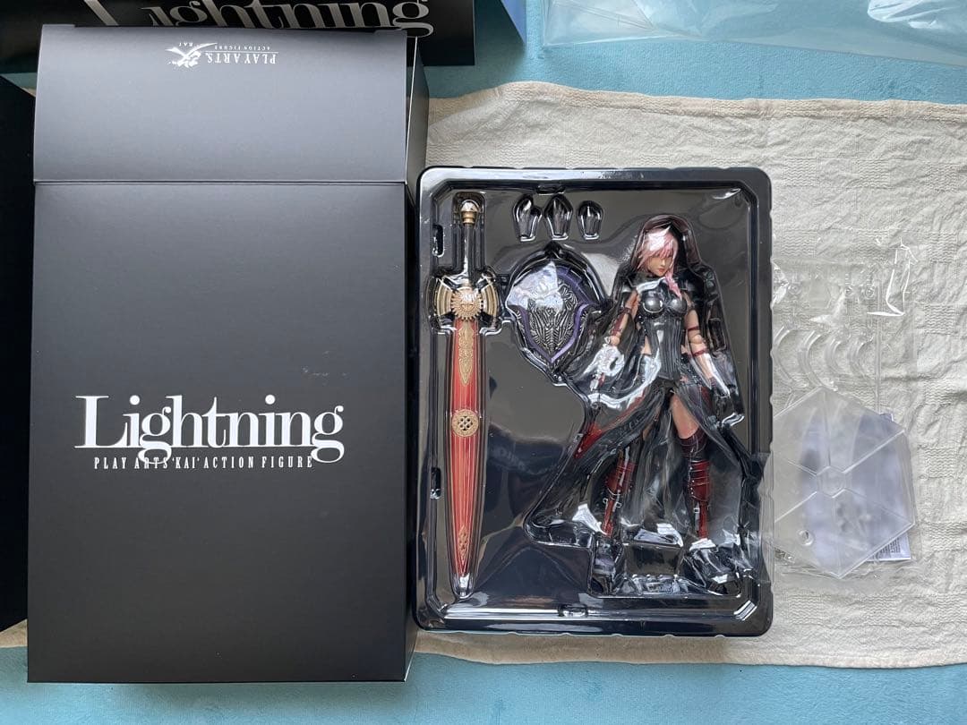 (正規品)ファイナルファンタジー 13 ライトニング ULTIMATE BOX