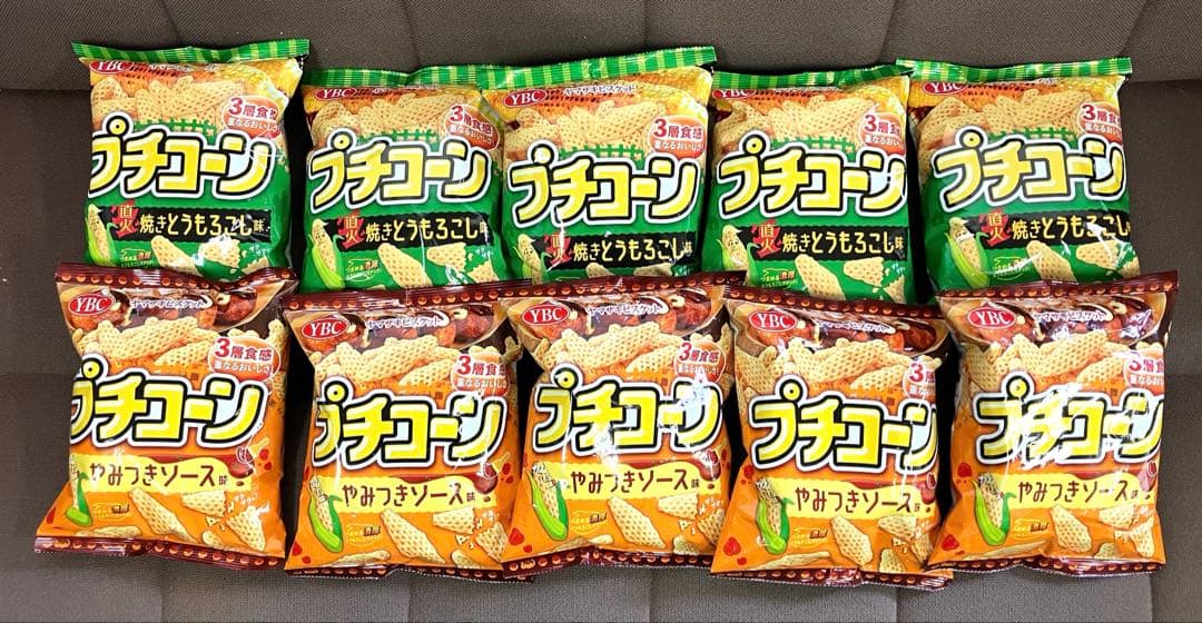 カップ麺、お菓子、飲料などの販売