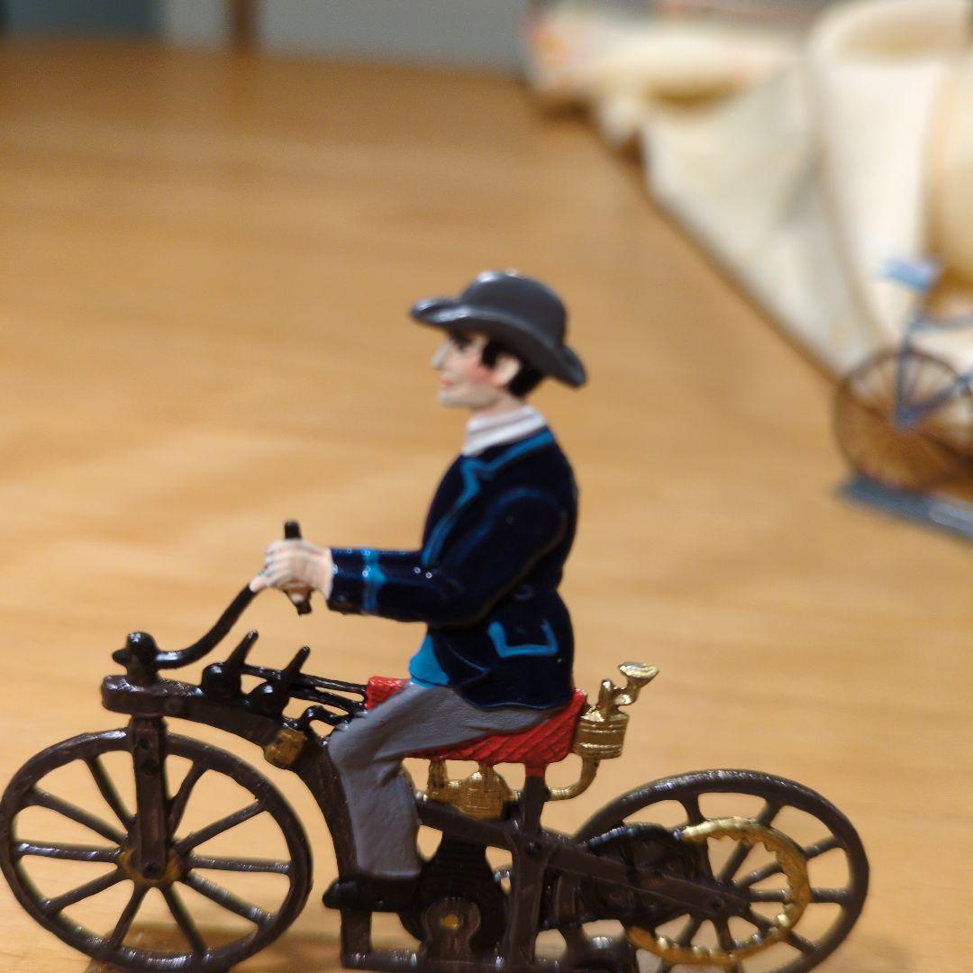 エルツ　バベットシュバイツァー社　錫の置物（自転車シリーズ）