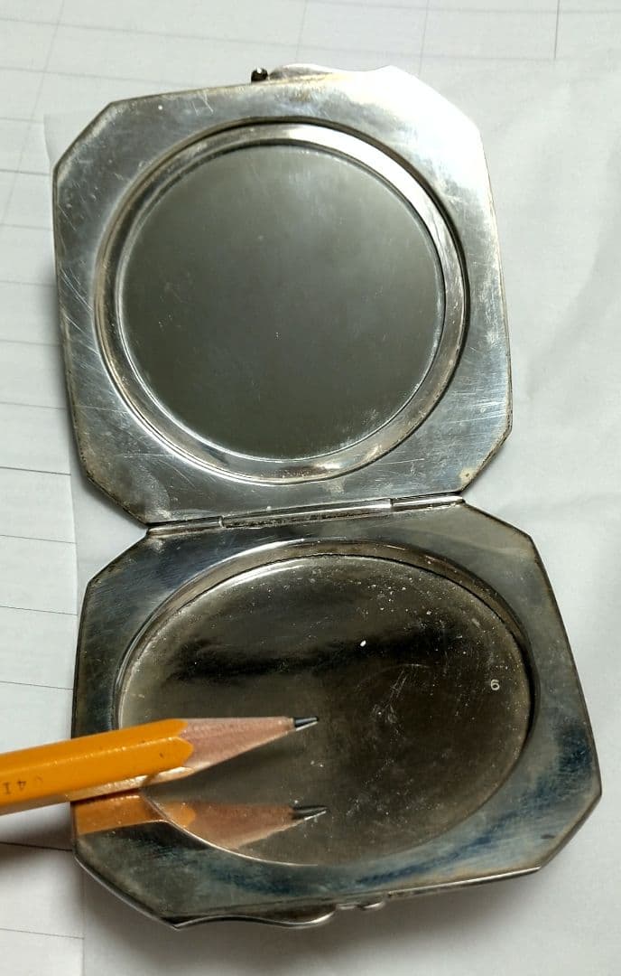 銀製エングレーブコンパクト AM