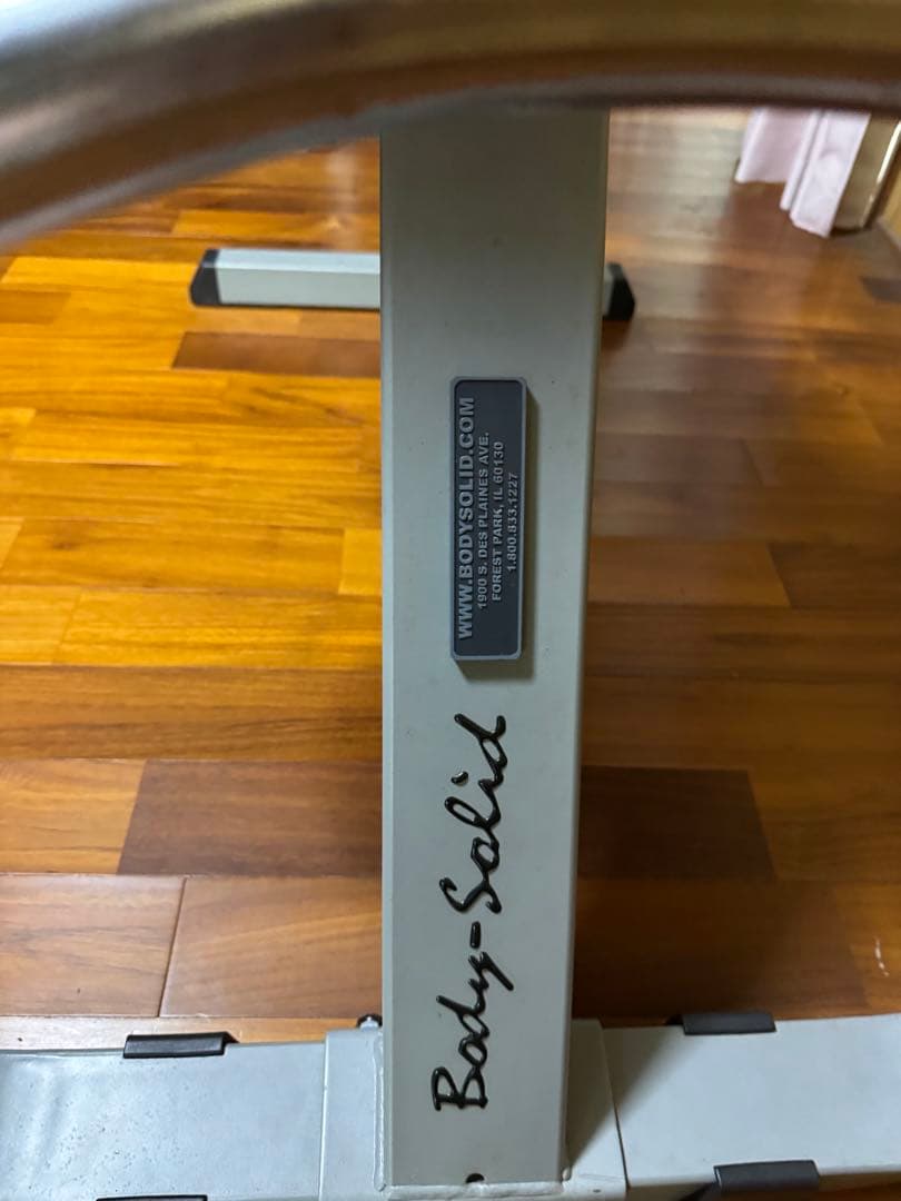 BodySolidのジムユースのプリチャーベンチ アームカール　腕を鍛える