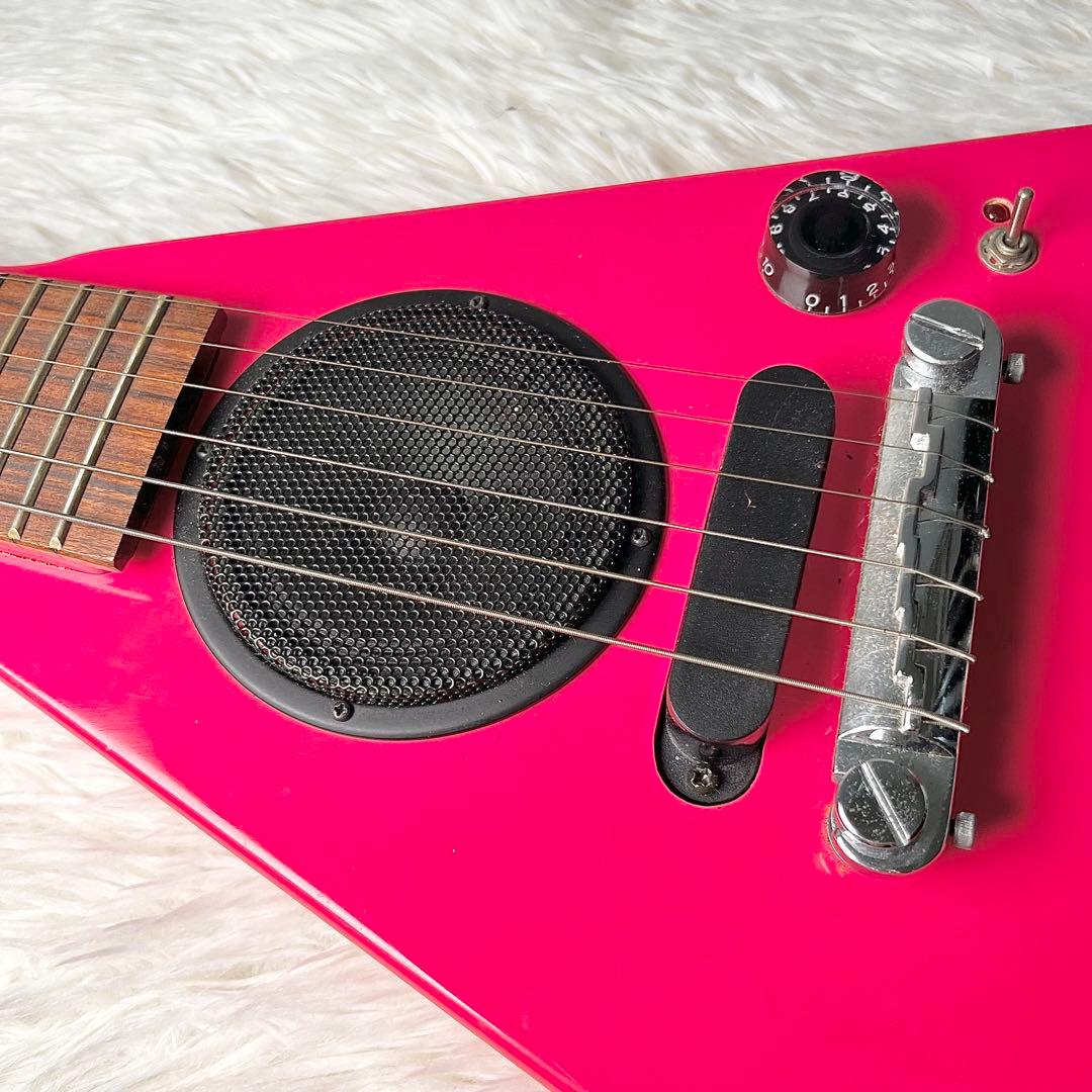K Garage フライングV ピンク ミニギター 9V電池式