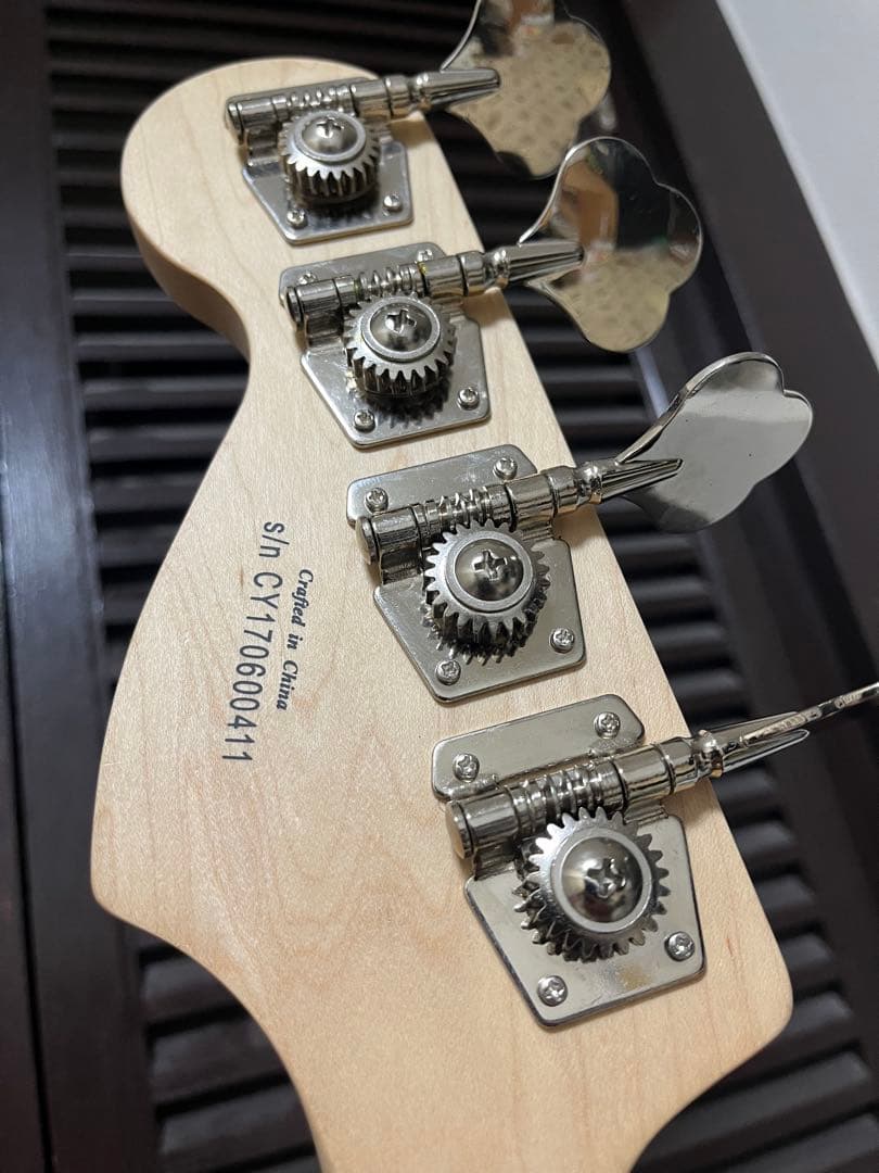 美品動作良好Squire by fender Affinity ジャズベース