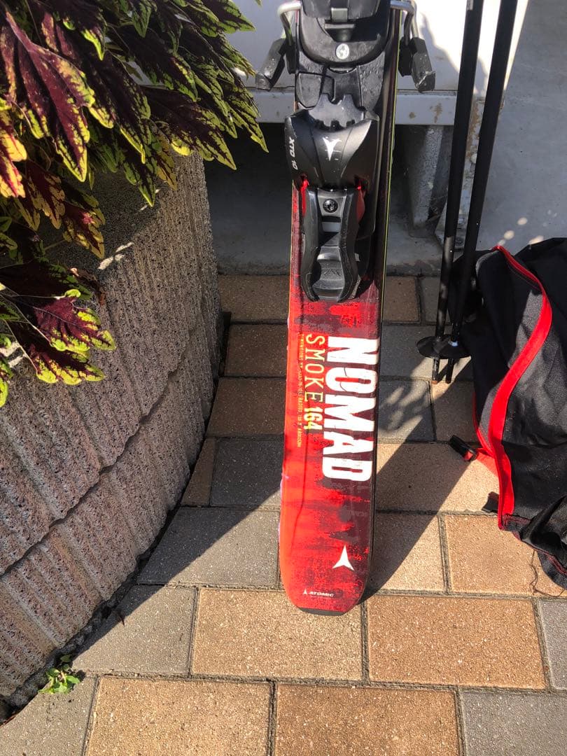 NOMAD SMOKE スキーとストック、ケース付き